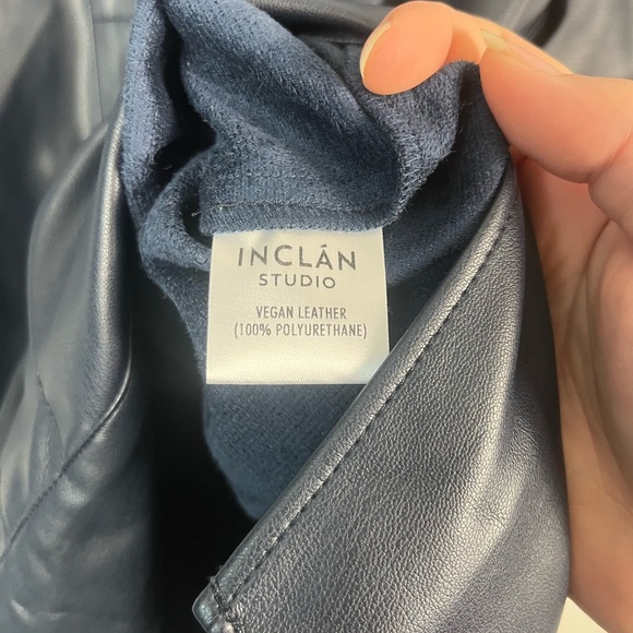 Inclan Studio vegan Leather blue blouse size large - Picture 7 of 8